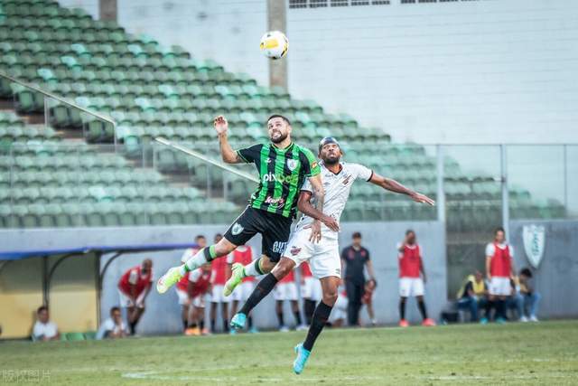 媒体人：篮协已经联系华裔后卫协商入籍办理